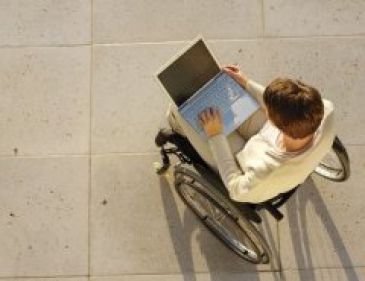 Дети-инвалиды начали онлайн-обучение