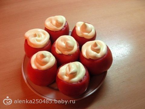 Помидоры, фаршированные курицей.